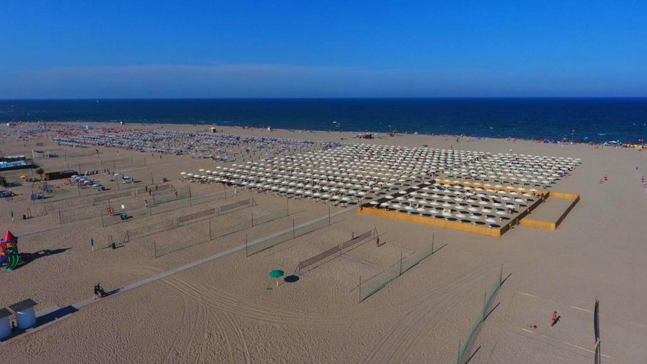 Buona Mobile Homes On Camping Mare E Pineta Lido di Spina Bagian luar foto