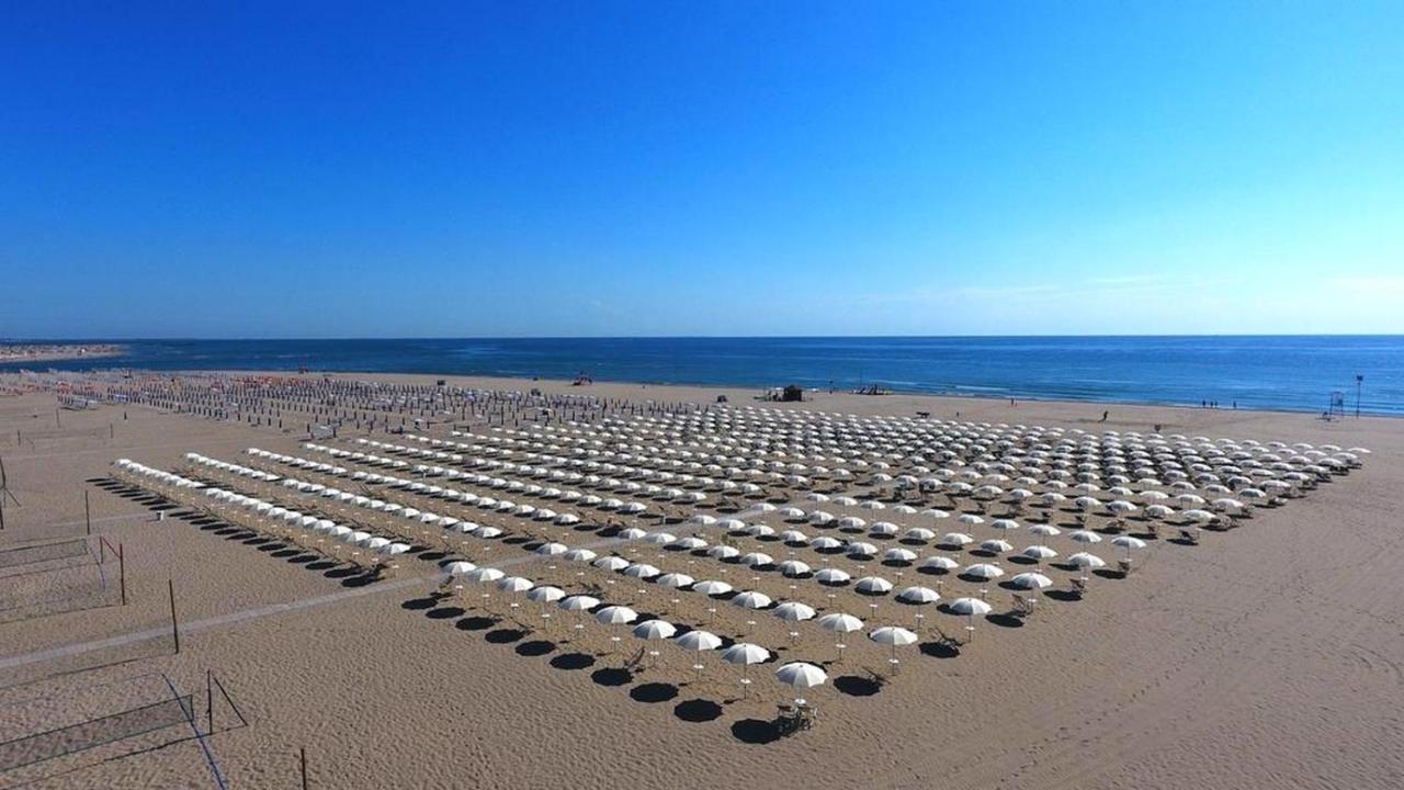 Buona Mobile Homes On Camping Mare E Pineta Lido di Spina Bagian luar foto