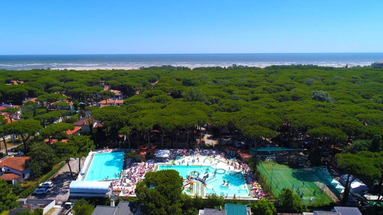 Buona Mobile Homes On Camping Mare E Pineta Lido di Spina Bagian luar foto