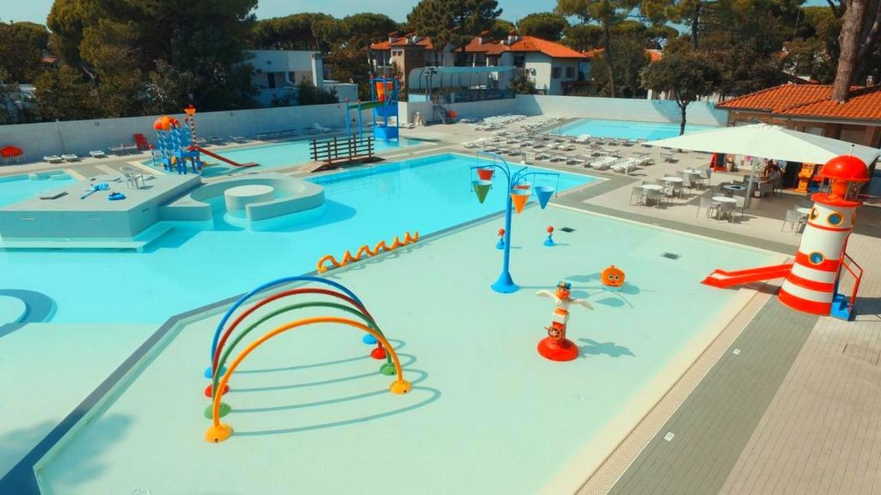 Buona Mobile Homes On Camping Mare E Pineta Lido di Spina Bagian luar foto