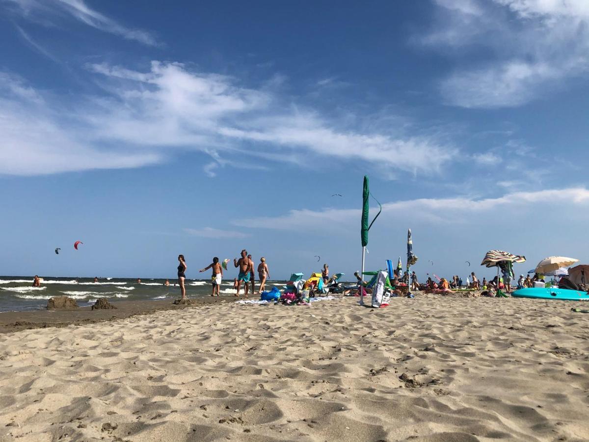 Buona Mobile Homes On Camping Mare E Pineta Lido di Spina Bagian luar foto
