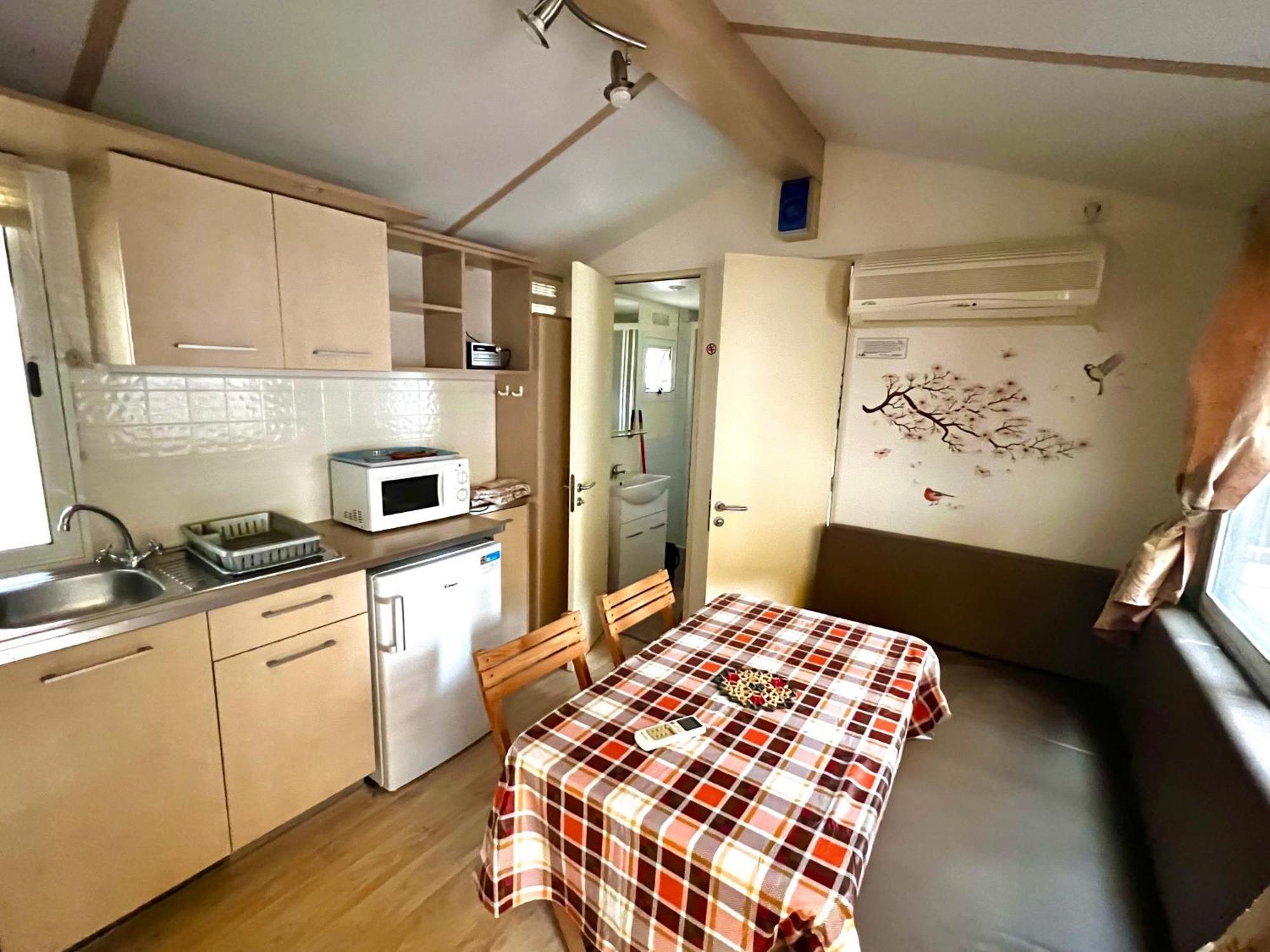 Buona Mobile Homes On Camping Mare E Pineta Lido di Spina Bagian luar foto