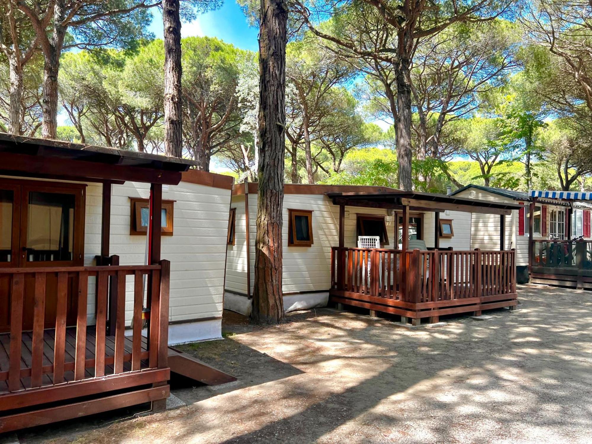 Buona Mobile Homes On Camping Mare E Pineta Lido di Spina Bagian luar foto